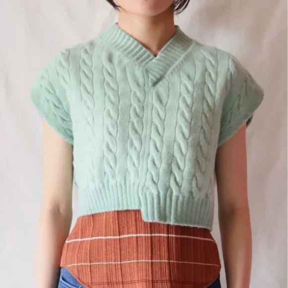 Meryll Rogge Overdyed Cropped V-Neck Wool Cable Sweater - Picture 1 of 10
